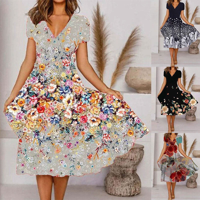 đ„Böljande mönstrad klĂ€nning med V-ringning för kvinnor - BekvĂ€mđșElegant. För VARJE dag