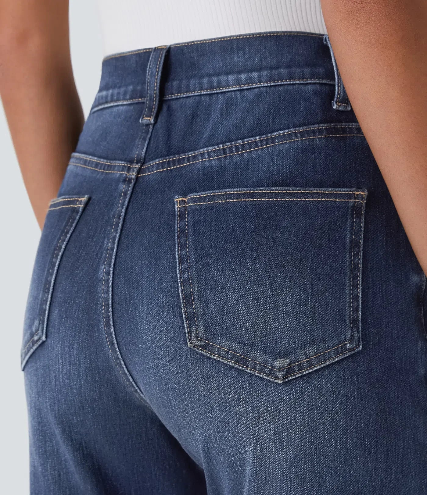 Elastische und bequeme Hose mit hoher Taille