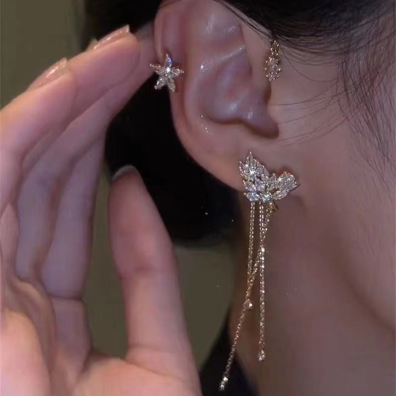 ✨🦋 Zirkoniaörhängen med fjärilstas