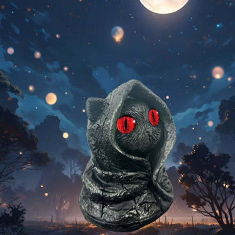 Gotisk Svart Kattstaty Med Mante