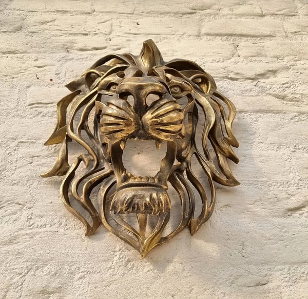 🦁Ett sällsynt fynd – stor väggmonterad konstskulptur i form av ett lejonhuvud🎁