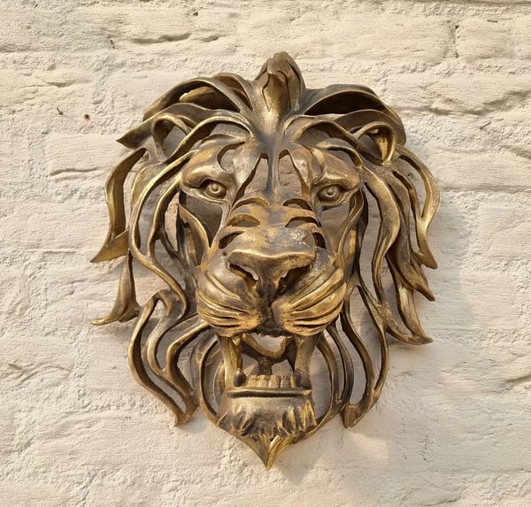 🦁Ett sällsynt fynd – stor väggmonterad konstskulptur i form av ett lejonhuvud🎁
