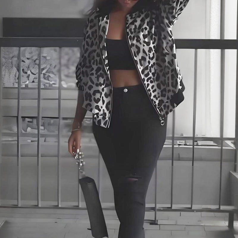 Trendig damjacka med leopardmönste