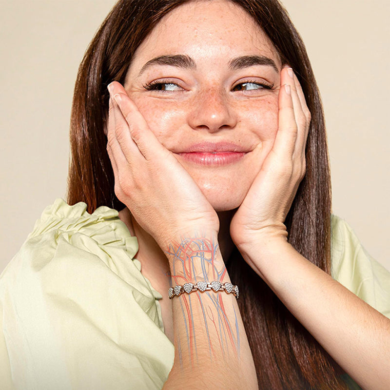 Dazzling hjärtformade magnetiska koppararmband för kvinnor