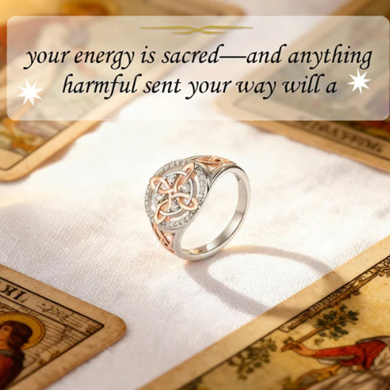 Elegant tvåfärgad ring med keltisk knut och zirkon