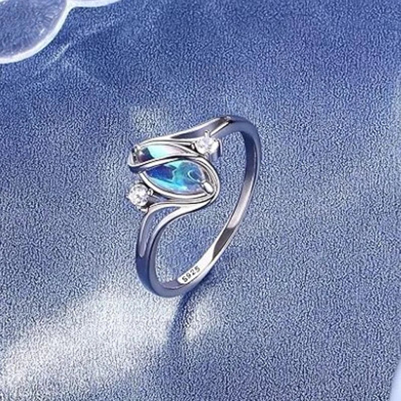 💍Geometrisk oval månstenring med zirkonia-detaljer – mystisk, glittrande och tidlöst elegant!