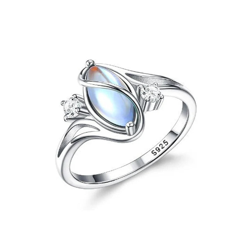 💍Geometrisk oval månstenring med zirkonia-detaljer – mystisk, glittrande och tidlöst elegant!