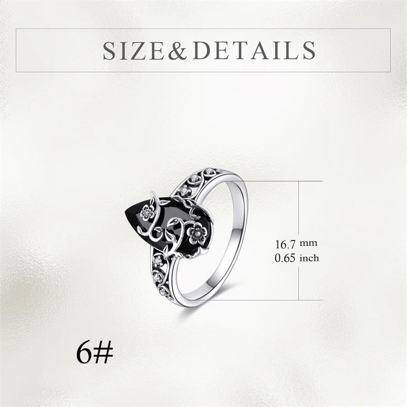 💎 BOHEMISK VINTAGERING! 💎 Blommigt rankmönster, svart droppformad ädelsten och glittrande detaljer för tidlös elegans✨