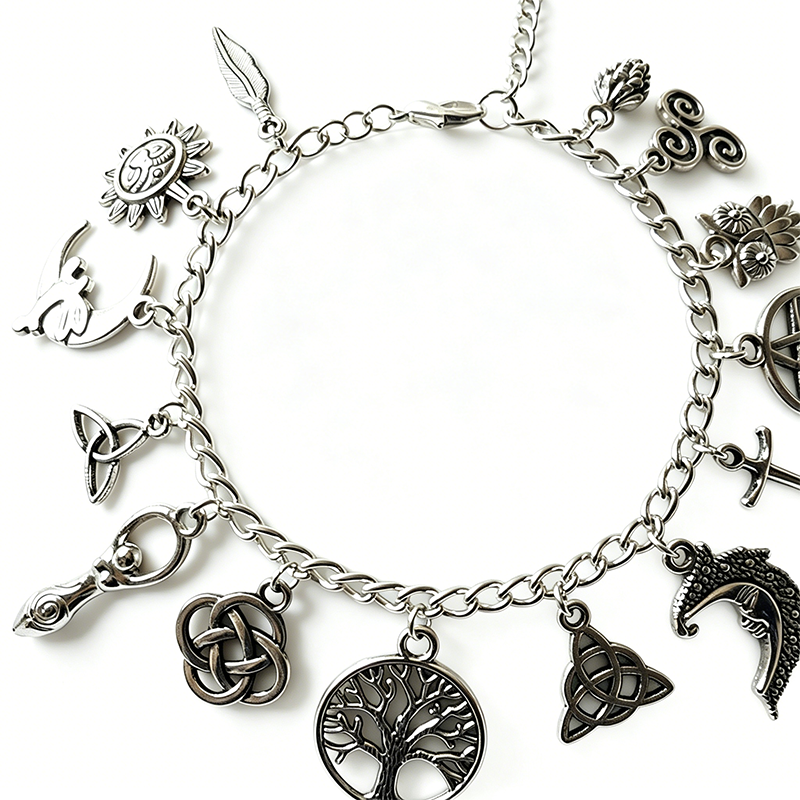 📿 50 % RABATT UNDER BEGRÄNSAD TID! ✨ Vintage-armband med hedniska amuletter – andliga symboler, antikt silver, bohemisk stil 🌙
