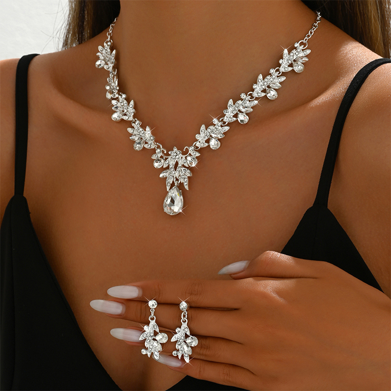 🎉 Sonderangebot 2026 – Über 37.400 Stück verkauft!✨ Funkelndes Set aus Anhänger in Tropfenform und Ohrringen – Glamourös 💍