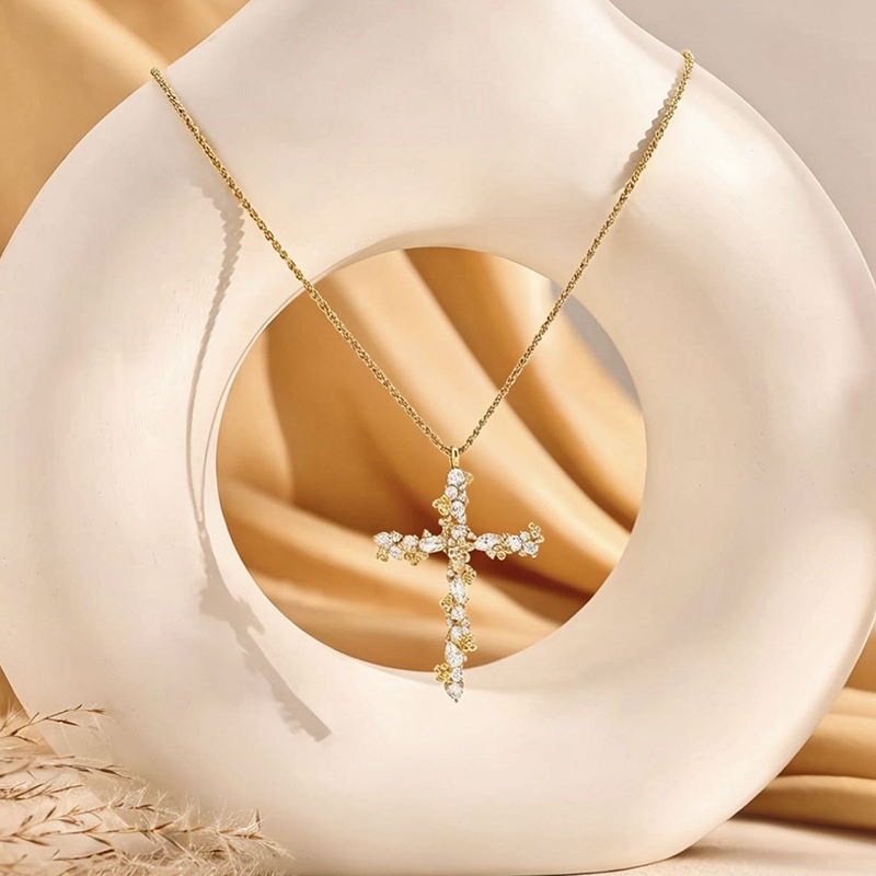 ✨ 2026-rea — Över 31 700 sålda!✝️ Halsband med strålande kors